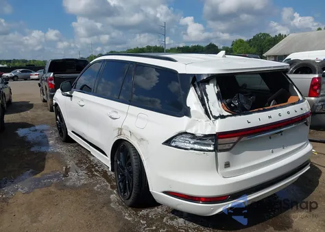 2024 Lincoln Aviator Black Label z USA, uszkodzony, nr VIN 5LM5J9XC0RGL07608